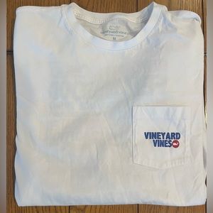 EUC Vineyard Vines UNISEX long sleeve t shirt, size medium, white